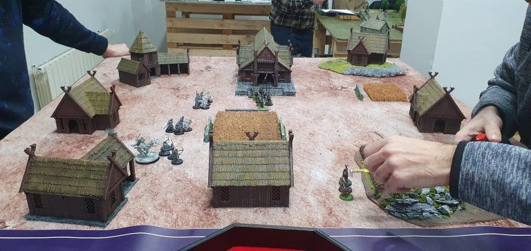 Jornada de Puertas Abiertas de Enero 2024 en Pucela Wargames. Partida de Middle earth Strategy Battle Game